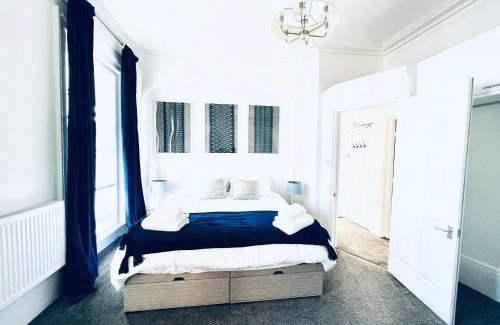 Dover Apartment | Flat 4 Marine Parade House, 1 East Cliff- Next to Dover Port, White Cliffs, Beach, Castle