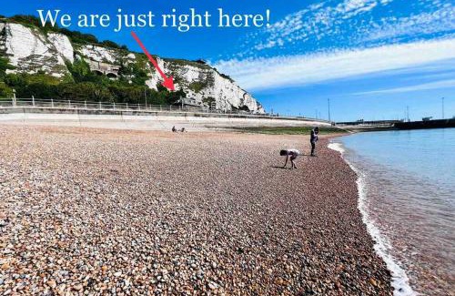 Dover Apartment | Flat 4 Marine Parade House, 1 East Cliff- Next to Dover Port, White Cliffs, Beach, Castle