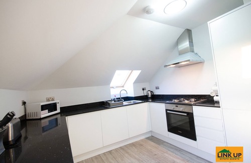 Yiewsley Apartment | Flat 6, Holden Court