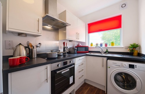 Hinckley Apartment | Flat 8 Inviting 2 Bedroom 1st Floor flat | Parking