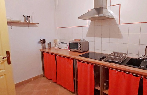 Calmont Apartment | Flat Between Toulouse and Carcassonne, 10 minutes from the Canal du Midi