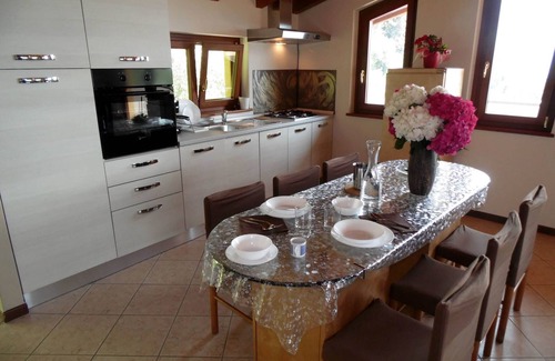 Pisogne Apartment | Flat by Lake Iseo with Mountain Views