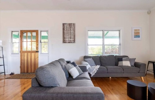 McLaren Flat House | Flat Creek Retreat - McLaren Flat - 5 Bedrooms - NOTE; CHARGE IS PER BEDROOM