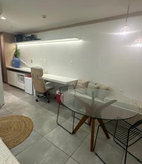 Cruz das Almas Apartment | Flat em Hotel de Luxo beira mar da grife Ritz suítes com vista ampla para todo o mar da cruz das almas, jatiúca e ponta verde, com toda estrutura de um hotel lindo e arrojado, academia, piscina e muito mais, venha viver essa experiência incrível!