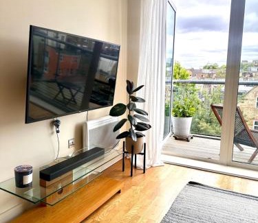 Highbury West Apartment | Flat in Arsenal Islington Central London