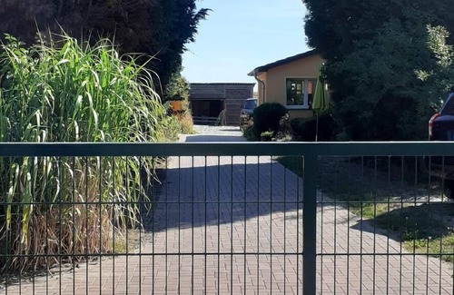 Buchenhain Apartment | Flat in Buchenhain with large garden