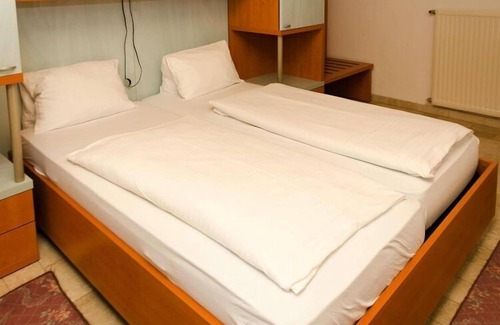 Podersdorf am See Apartment | Flat in Podersdorf am See with garden