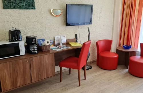 Aigen-Voglhub Apartment | Flat "Mit Bergblick Am Golfplatz" with mountain view, balcony and WiFi