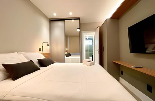 Ipanema Apartment | Flat novo e reformado ao lado da praia de Ipanema!