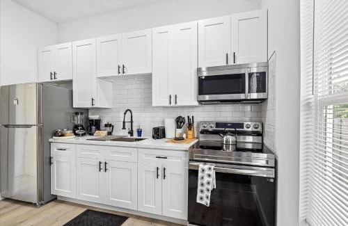 Northside House | Flat Nr Heights Downtown Games Wifi Tv Pets