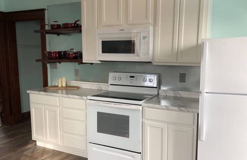 Dry Ridge House | FLAT RATE! Historic Beauty only 5 miles from Ark