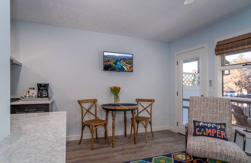 East Flat Rock Condo | Flat Rock Lake Front Condo