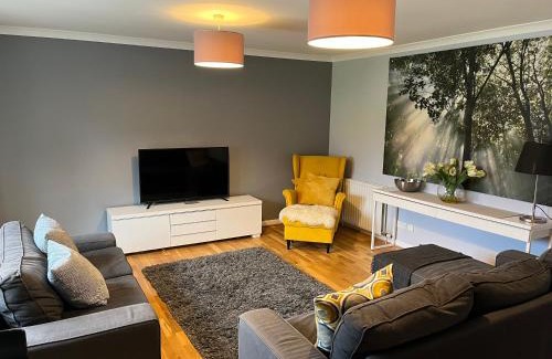 East Kilbride Apartment | Flat Three, 212 Eaglesham Road, East Kilbride, Glasgow