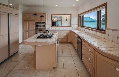 Sandpoint House | Flat Waterfront Family | 5 Bed, 3 Bath