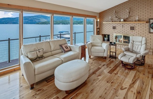 Sandpoint House | Flat Waterfront Family Home | 5 Bed, 4 Bath
