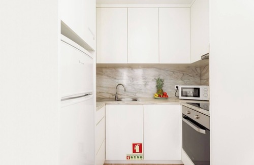 Campanha Apartment | Flat With Free Private Parking - Bright and Cozy