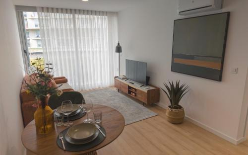 Vila Nova de Gaia Apartment | Flat with garage and balcony with view to a garden