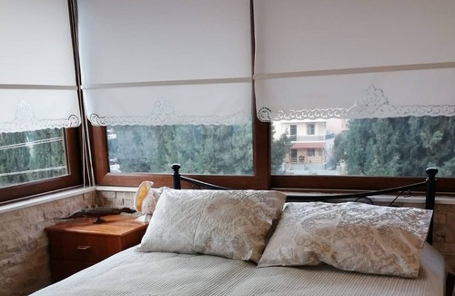 Cumhuriyet Apartment | Flat with Garden and Balcony in Seferihisar