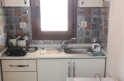 Cumhuriyet Apartment | Flat with Garden and Balcony in Seferihisar