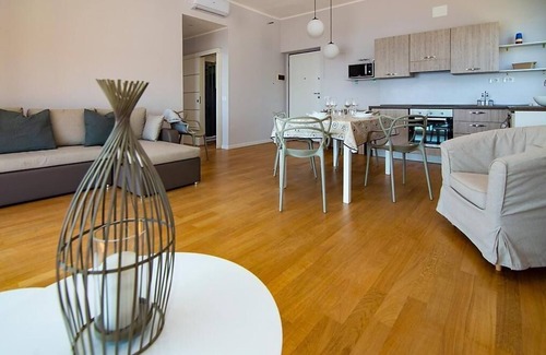 San Lorenzo al Mare Apartment | Flat with parking and lovely seaview terrace | V03
