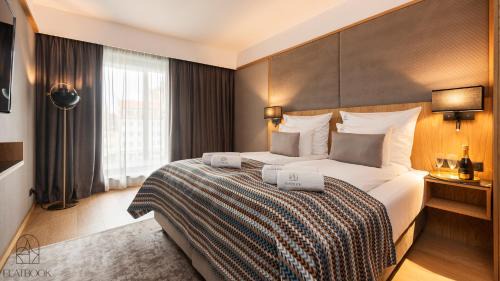 Gdansk City Center Apartment | Flatbook - Deo Plaza Riverside Prestige with Parking Included
