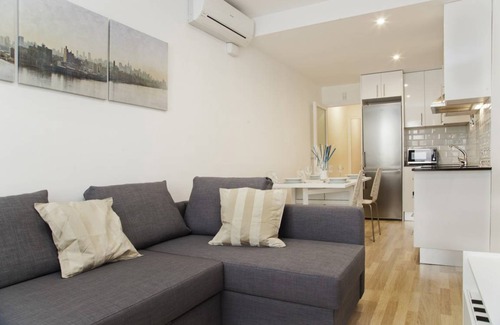 Sants-Badal Apartment | Flateli Roger 2
