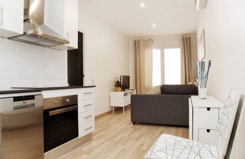 Sants-Badal Apartment | Flateli Roger 2