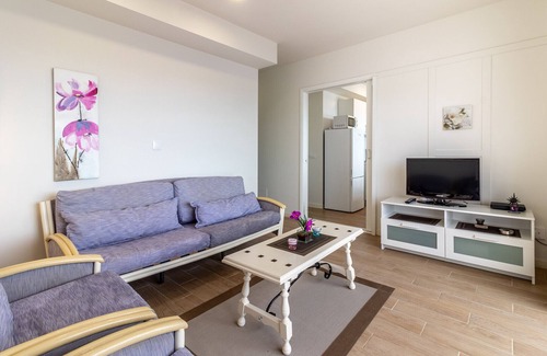 Patalavaca Apartment | Flatguest Danubio + Sea view + Pool + Beach