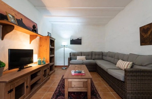 Firgas House | Flatguest Ecofinca Azuaje + Rural + Family & Friends + Peaceful