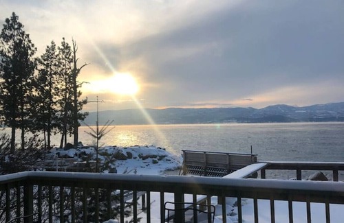 Bigfork Cabin | Flathead Lake Cabin w/Hot Tub & Close to Bigfork