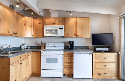 Polson Condo | Flathead Lake Waterfront Studio!