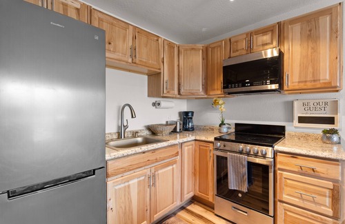 Bigfork Condo | FLATHEAD LAKE WATERFRONT CONDO RETREAT! WITH BOAT OPTION