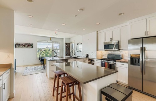 Central Boulder House | Flatiron View 2BR with Rooftop Pool