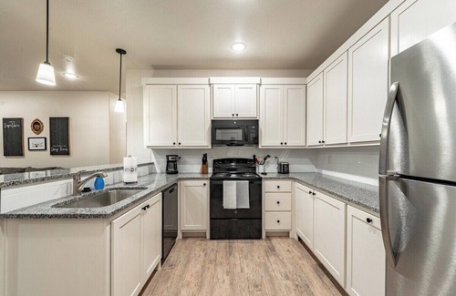 North by Northwest House | Flatland Retreat - 3BR 2BA - Brand New Home
