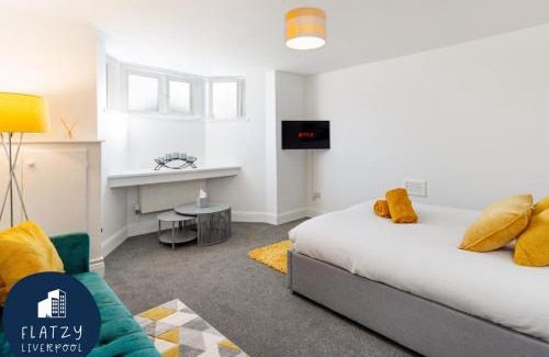 Liverpool Apartment | FLATZY - Modern Apartment Close to Football Stadiums