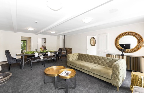 Waitakere Cabin | Flaxmere House - Luxury Accommodation and Venue