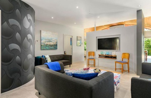 Lake Tarawera House | FlaxWater Lake Tarawera