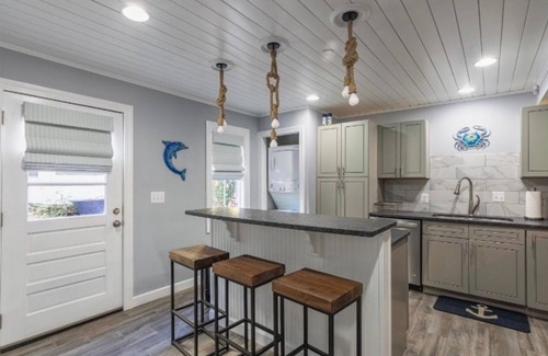 Historic District House | Fleet St Retreat in Downtown- Great Location !