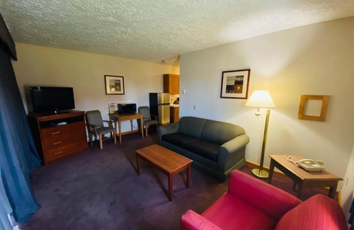 Cheboygan Hotel | Fleetwood Inn & Suites