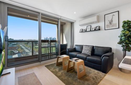 Flemington Apartment | FLEMINGTON - Melbourne City Views