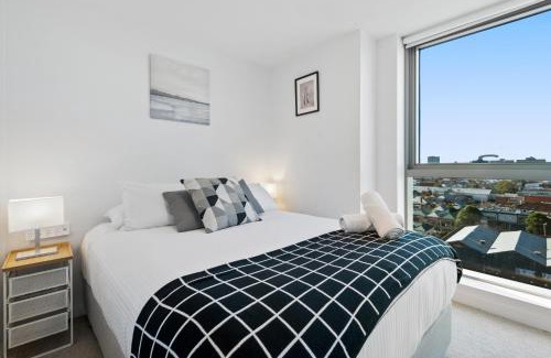 Flemington Apartment | FLEMINGTON - Melbourne City Views