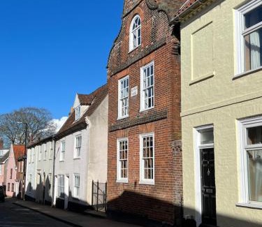 Beccles Bed & Breakfast | Flemish House
