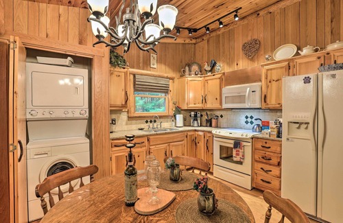 Skyland Cabin | Fletcher Cabin: Wraparound Deck & Pond Access