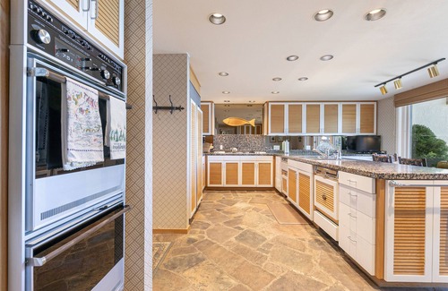 Tahoe Pines House | Fleur Du Lac 7 By Tahoe Getaways - Monthly Rental with Pool, Tennis, Gym, Buoy, Lakefront