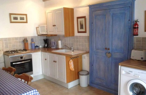 Saint-Remy-sur-Creuse Cottage | Fleurs de Glycine - A beautiful French Gite by the River Creuse