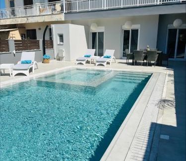 Petaloudes House | Flev's Luxury House with pool