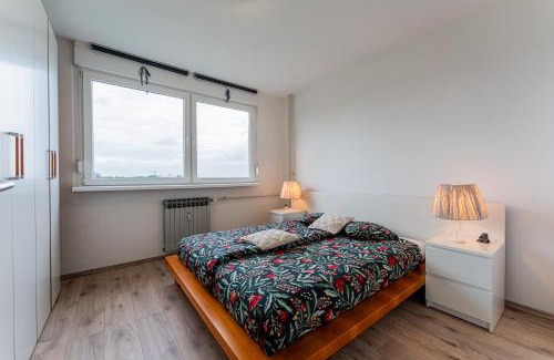 Zagreb Apartment | Flex SelfCheckIns 156 - Zagreb - Bedroom - Loggia