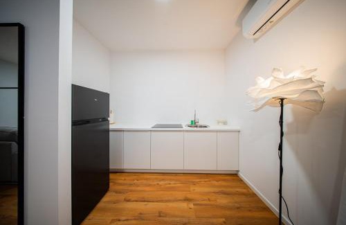 Zagreb Apartment | Flex SelfCheckIns 189 - Zagreb - Bedroom - Parking