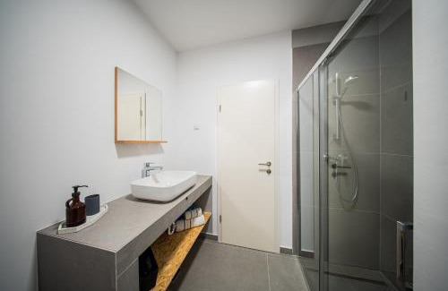 Zagreb Apartment | Flex SelfCheckIns 189 - Zagreb - Bedroom - Parking
