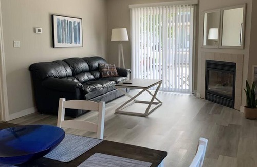 Sylvan Lake Condo | Flex Term Rental - long stay possible